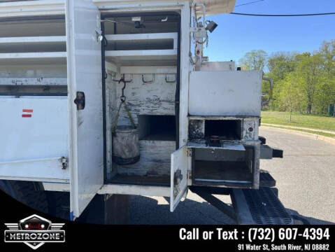 2012 Freightliner M2 106