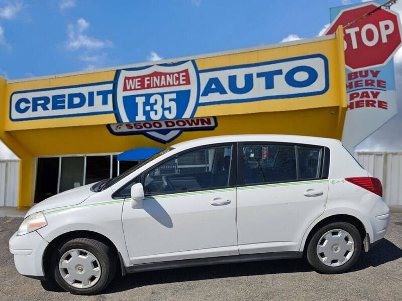 2008 Nissan Versa S's photo