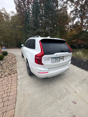2017 Volvo XC90 T6 Momentum