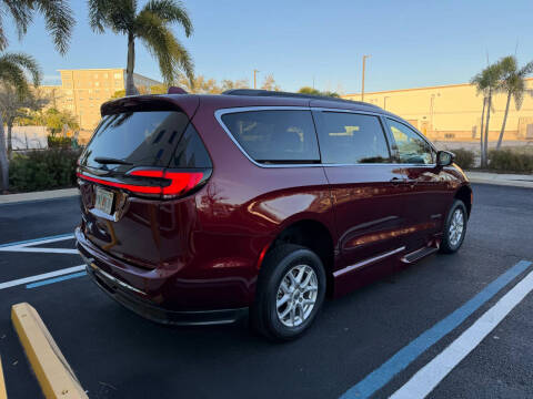 2022 Chrysler Pacifica Touring L