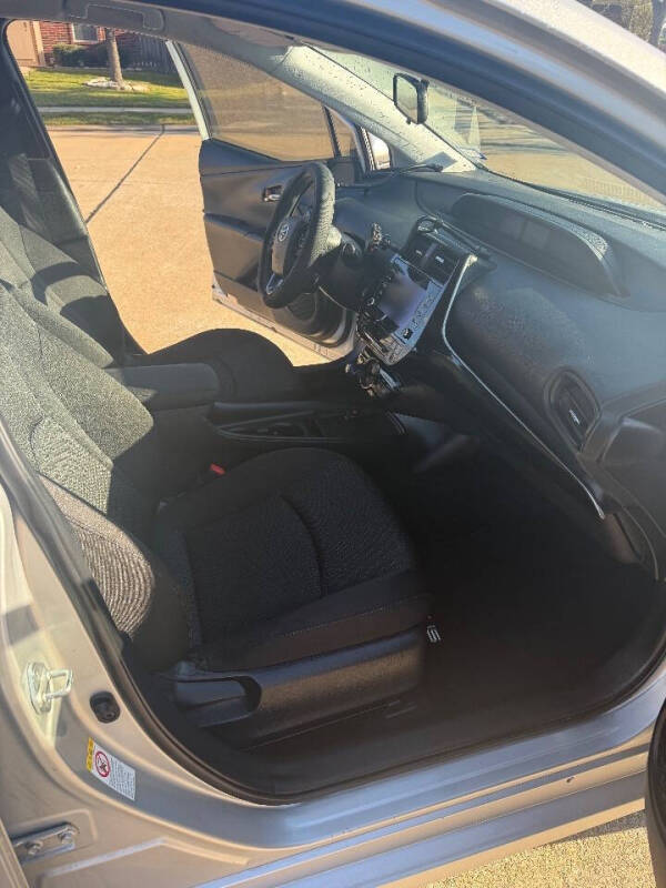 2020 Toyota Prius LE