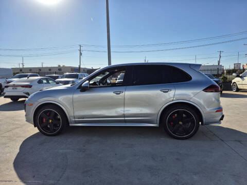 2016 Porsche Cayenne GTS