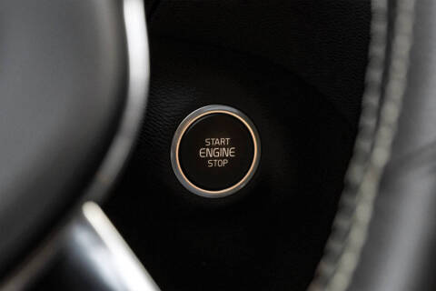 2021 Volvo XC40 T4 R-Design