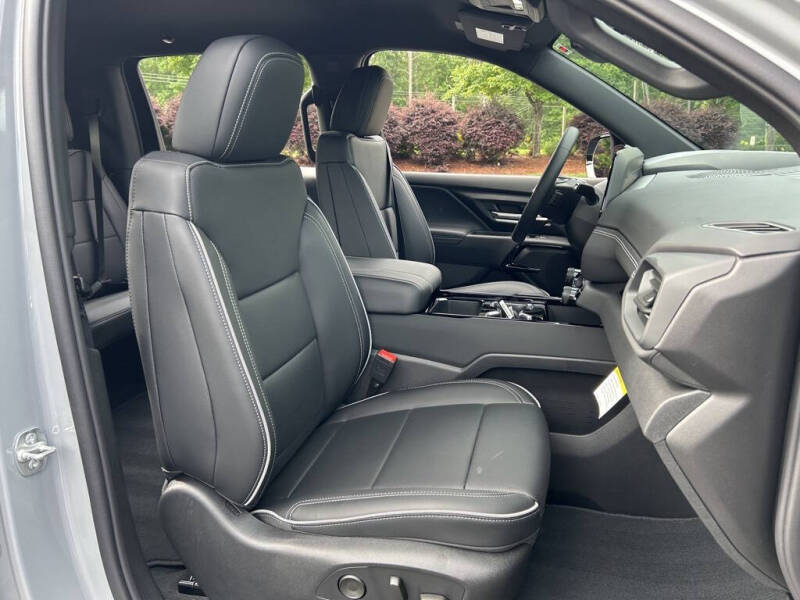 2025 Chevrolet Silverado EV LT