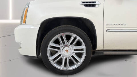 2013 Cadillac Escalade Platinum Edition