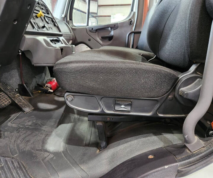 2016 Freightliner M2 106