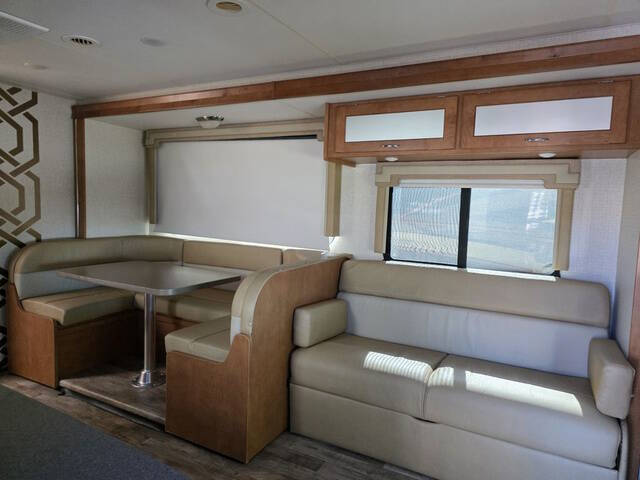 2017 Ford E-Series E-450 SD