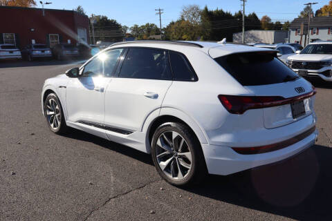 2021 Audi e-tron quattro Premium Plus