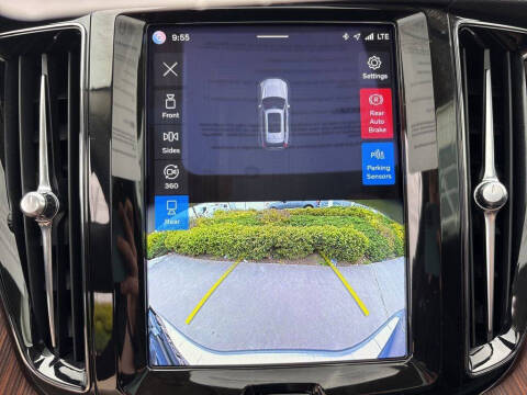 2023 Volvo XC60 B5 Plus Bright Theme