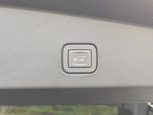 2024 Cadillac LYRIQ Sport 1