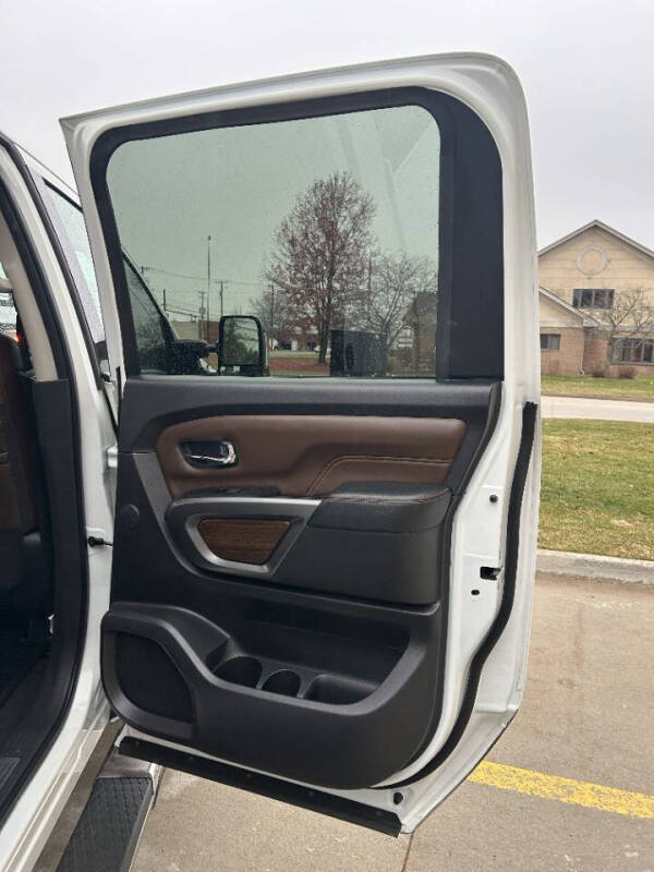 2016 Nissan Titan XD Platinum Reserve