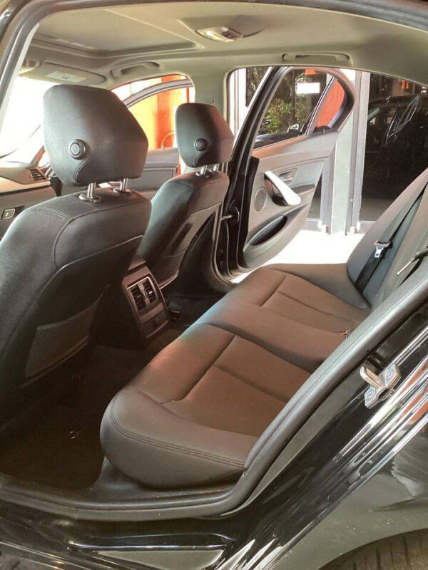 2018 BMW 3 Series 320i