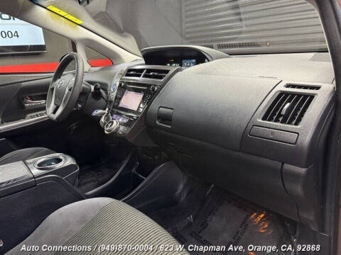 2016 Toyota Prius v Three