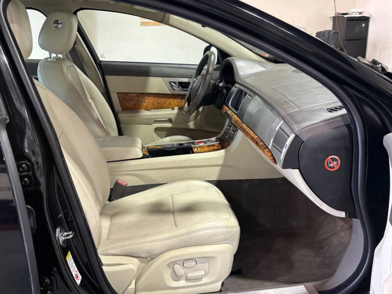 2010 Jaguar XF Premium