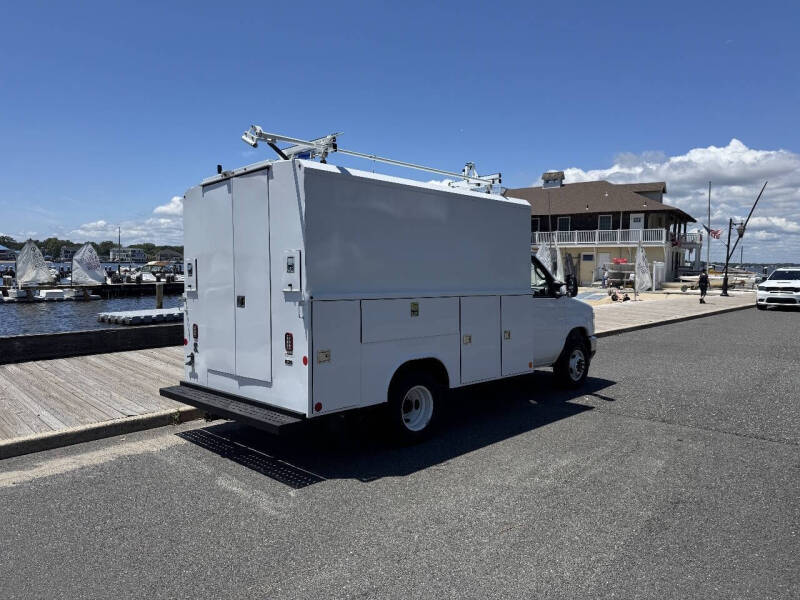 2024 Ford E-Series E-350 SD