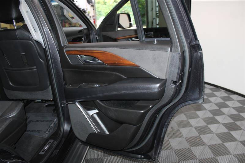 2016 Cadillac Escalade Luxury Collection