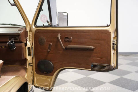 1982 Volkswagen Vanagon Camper