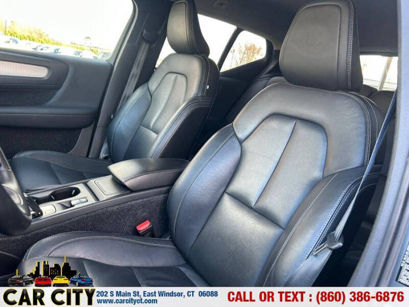 2019 Volvo XC40 T5 Momentum