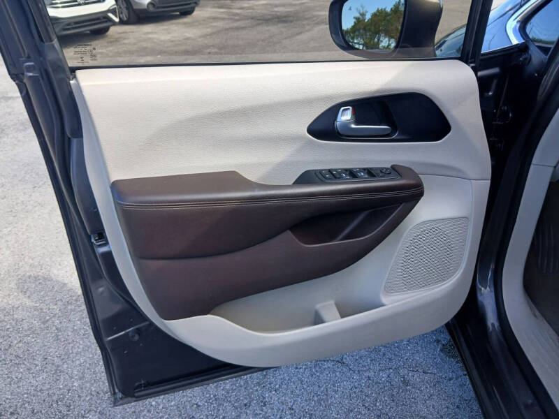 2020 Chrysler Pacifica Touring