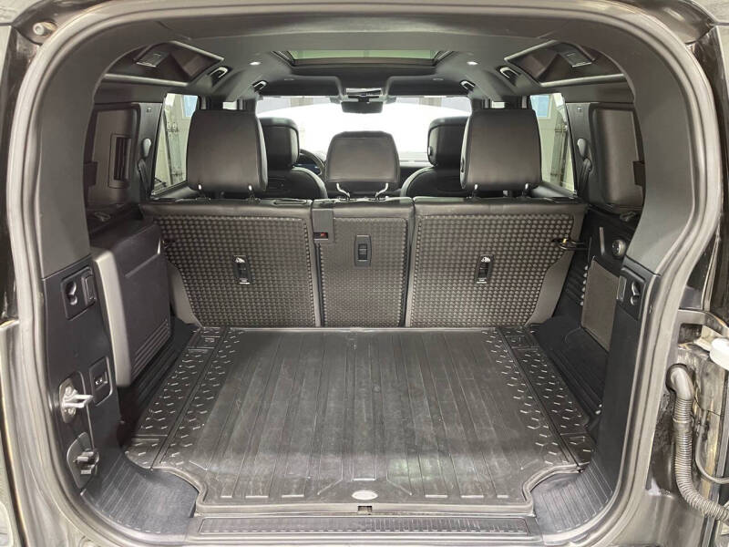 2022 Land Rover Defender 110 V8