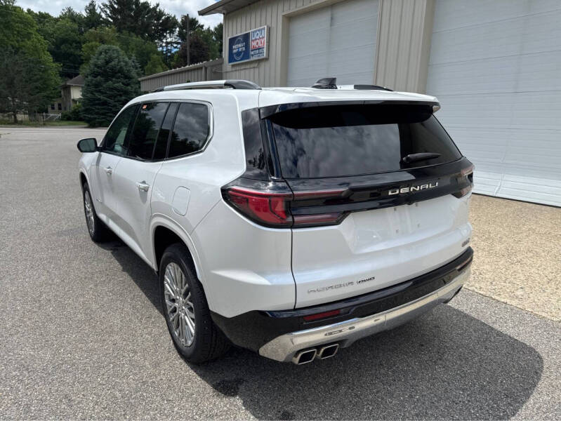 2025 GMC Acadia Denali
