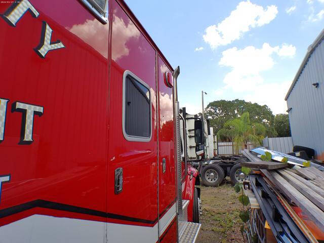 2015 Freightliner M2 106