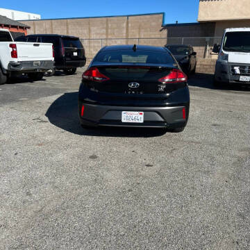 2017 Hyundai Ioniq Hybrid Blue