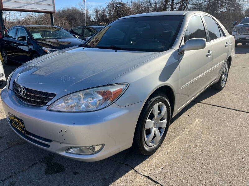 2004 Toyota Camry for sale at Town and Country Auto Sales in Jefferson City MO