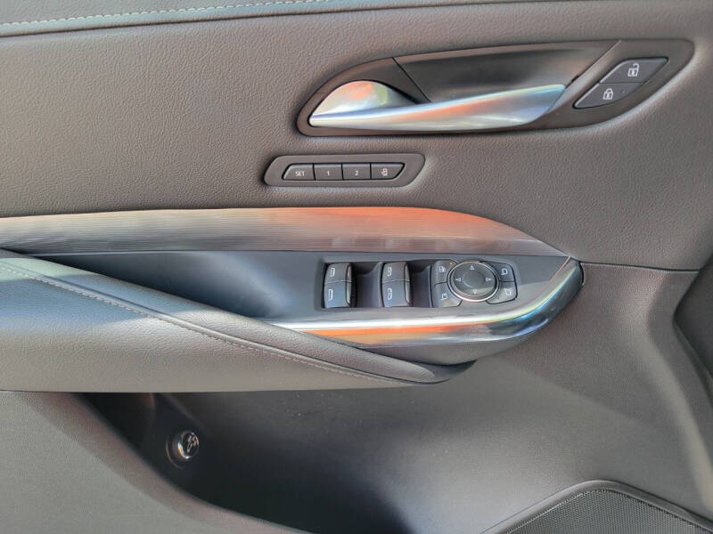 2025 Cadillac XT4 Premium Luxury