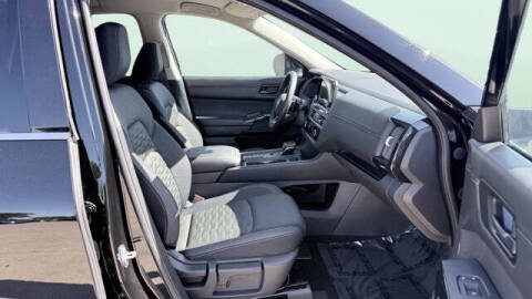 2025 Nissan Pathfinder S