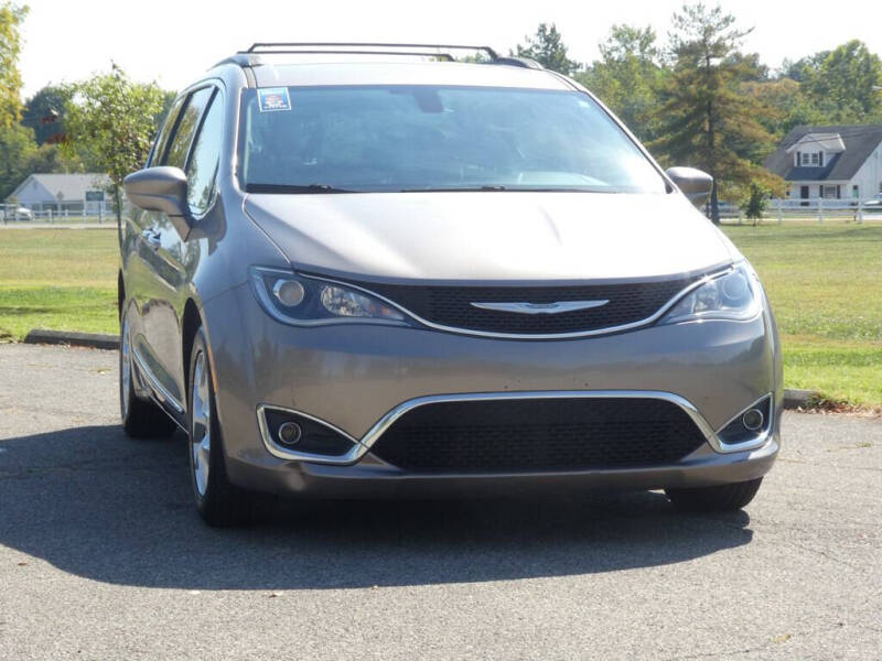 2017 Chrysler Pacifica Touring-L