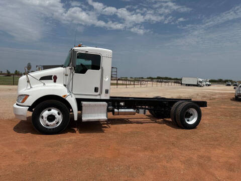 2011 Kenworth T270