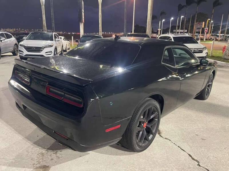 2021 Dodge Challenger SXT