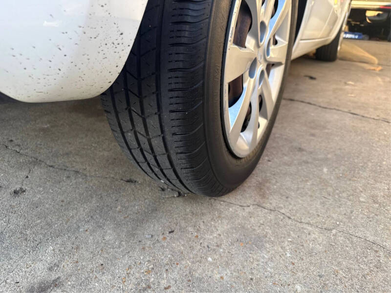 2012 Kia Rio 5-Door LX