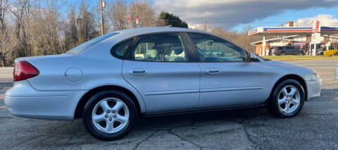 2003 Ford Taurus