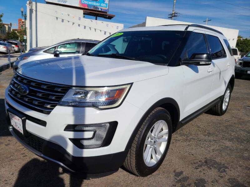 2017 Ford Explorer XLT photo 2