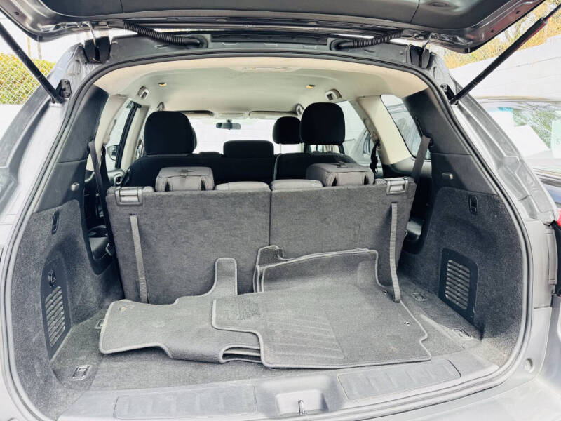 2019 Nissan Pathfinder SL