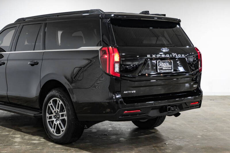 2025 Ford Expedition MAX Active