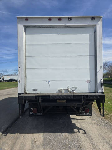 2000 Freightliner FL60