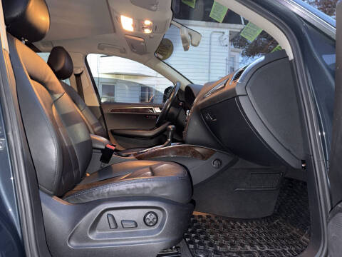 2011 Audi Q5 2.0T quattro Premium Plus