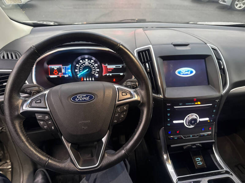 2019 Ford Edge Titanium