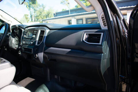 2017 Nissan Titan SV