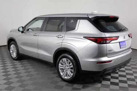 2024 Mitsubishi Outlander ES