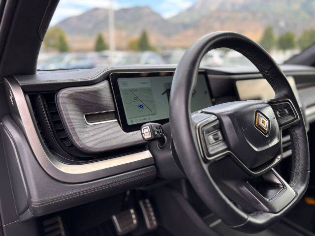 2024 Rivian R1S Adventure