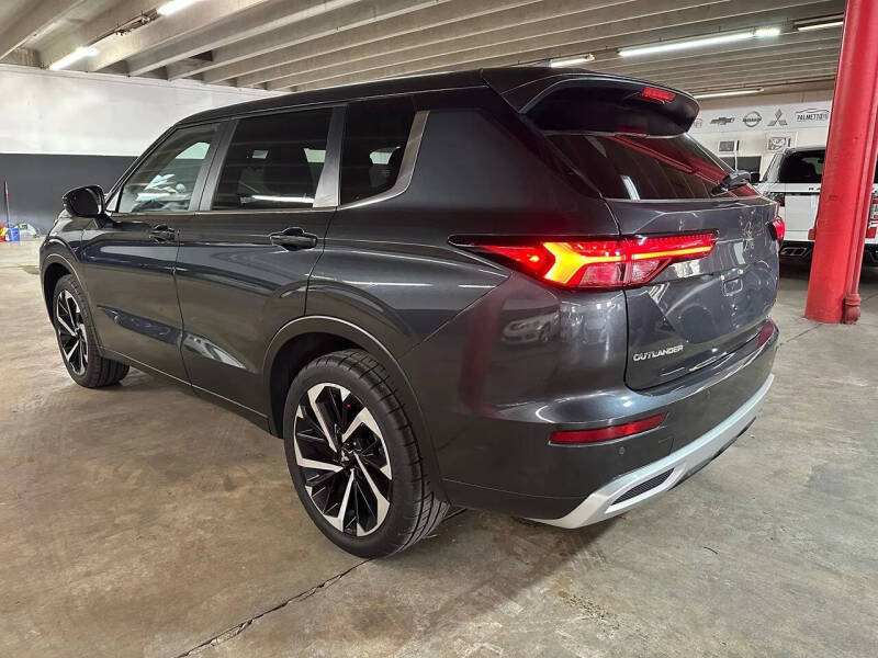 2024 Mitsubishi Outlander SE