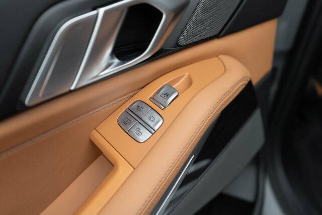 2023 BMW X7 37