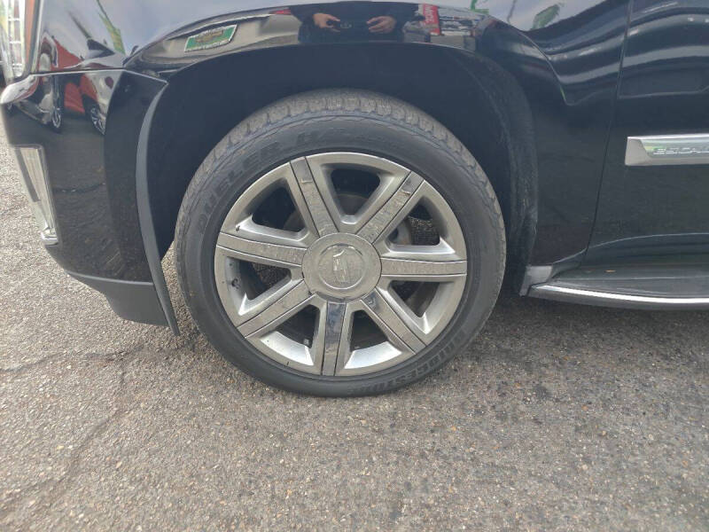 2016 Cadillac Escalade Luxury Collection