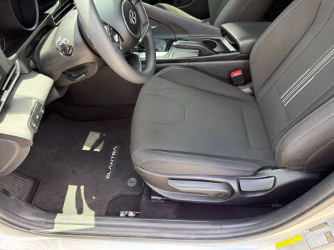 2022 Hyundai Elantra