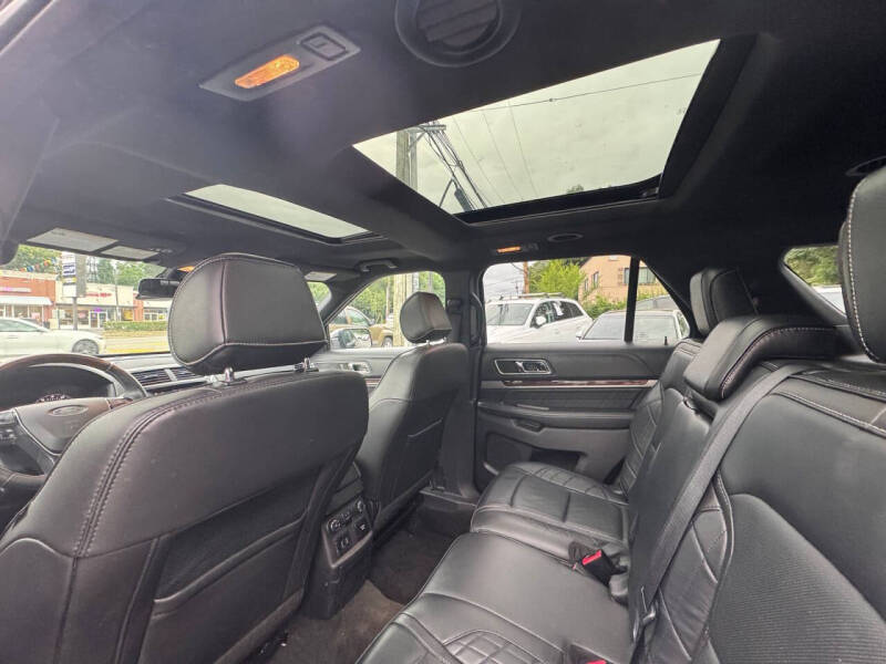 2017 Ford Explorer Platinum