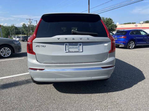 2024 Volvo XC90 Recharge T8 Ultimate Bright Theme 7P